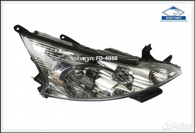 Фара правая Mitsubishi Grandis