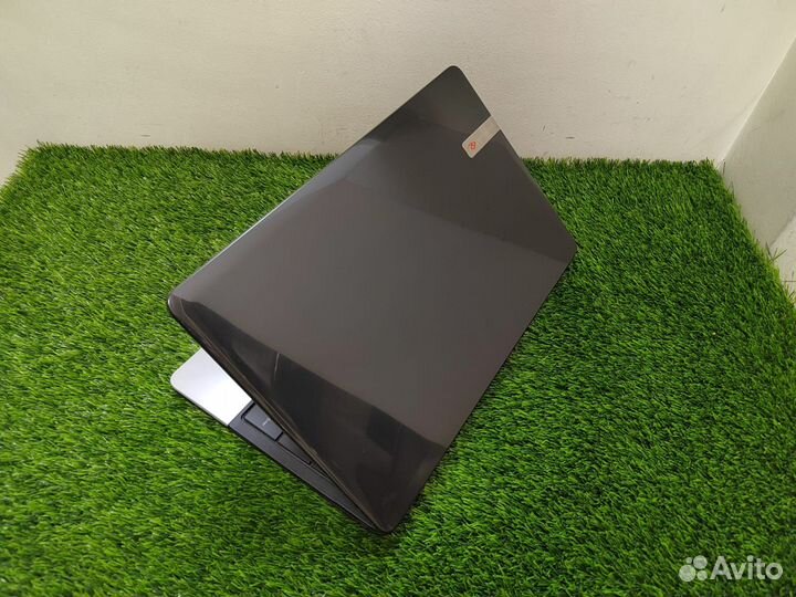 Packard Bell (8 RAM/SSD)