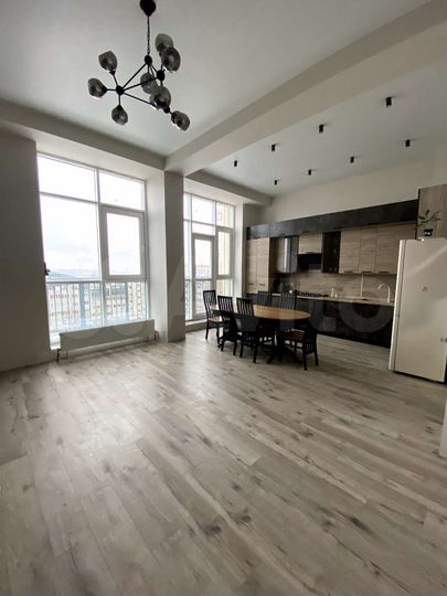 3-к. квартира, 85 м², 9/10 эт.