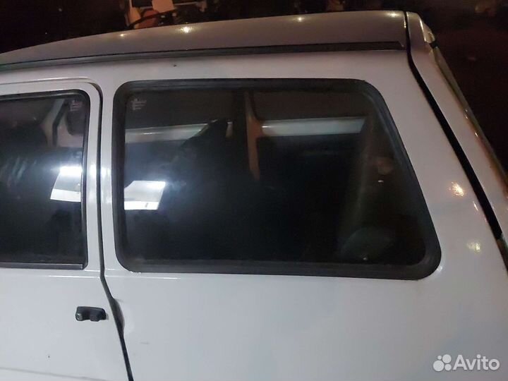 Стекло передней левой двери Ока