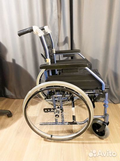Кресло-коляска для инвалидов
