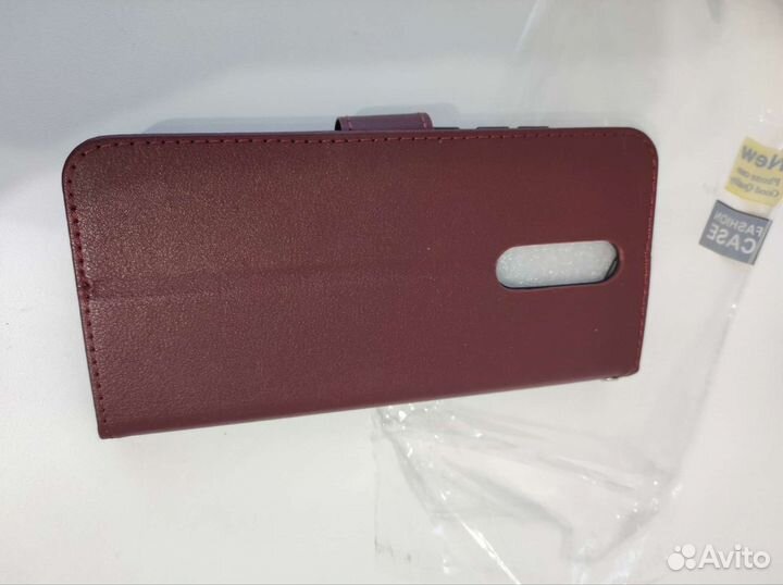 Чехол-книжка и защитные стекла на Xiaomi Redmi 8