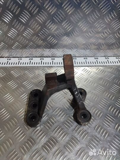 Кронштейн двс передний левый DAF 1689097