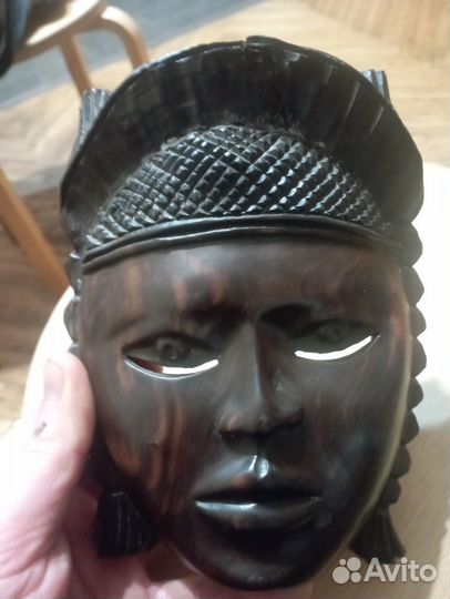 Африканская деревянная маска