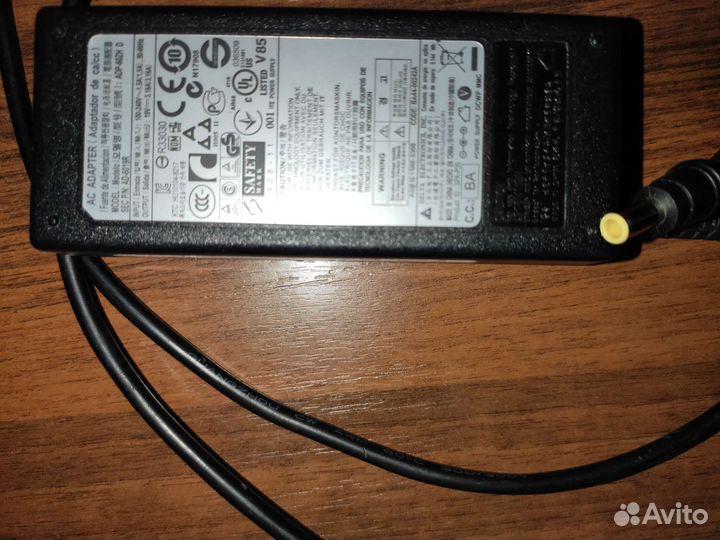 Зарядное устройство для samsung 19V-3,16A Зарядное