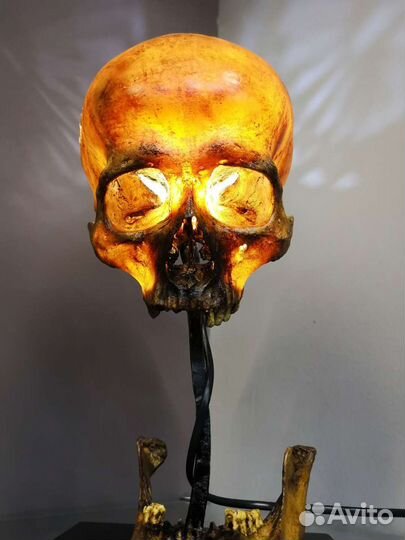 Светильник (череп)