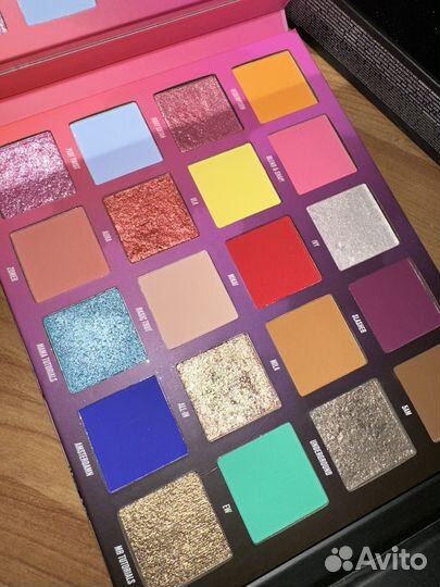 Большая палетка теней Beauty Bay