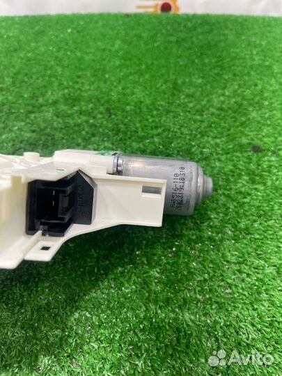 Мотор стеклоподъемника задний правый Audi S-Line