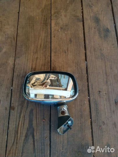 Зеркало заднего вида