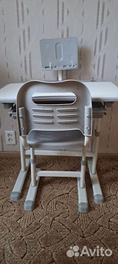 Растущая парта и стул б/у