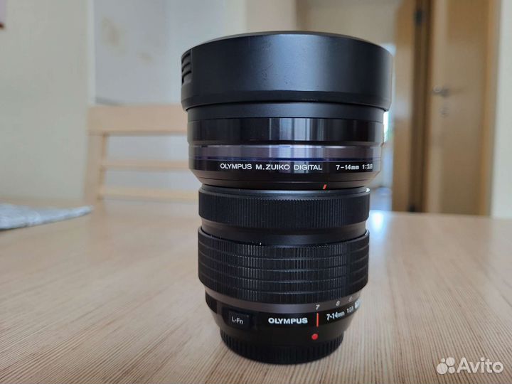Объектив Olympus M. Zuiko ED 7-14mm f2.8 pro