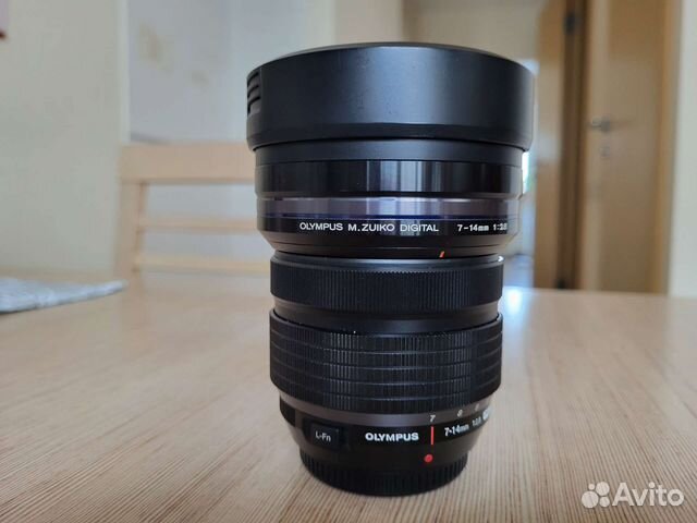 Объектив Olympus M. Zuiko ED 7-14mm f2.8 pro