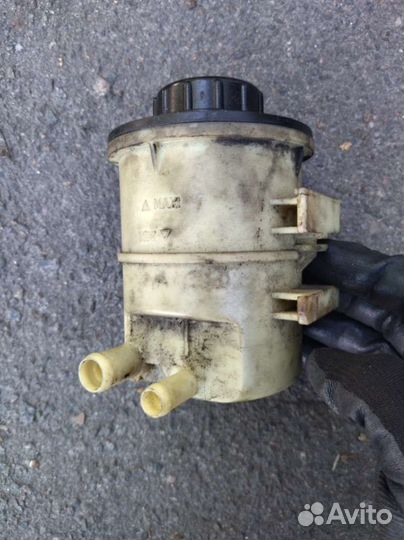 Бачок гур Renault Laguna 2 8200005185