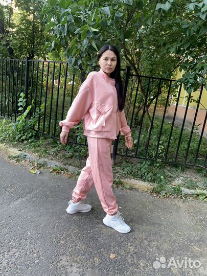 Спортивный костюм женский