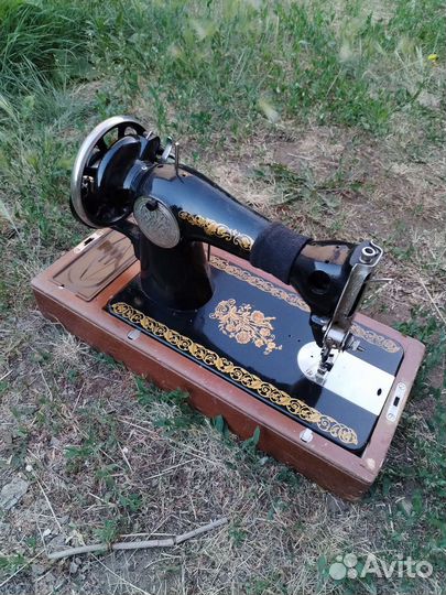 Швейная машина подольская