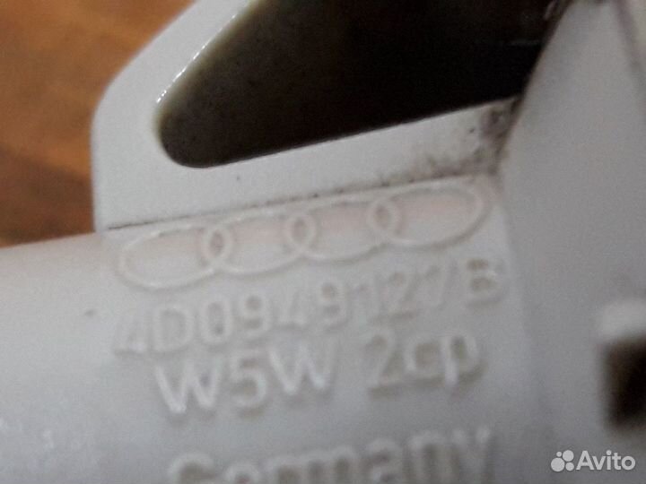 Повторитель поворота Ауди А-4 Б-5 94-99