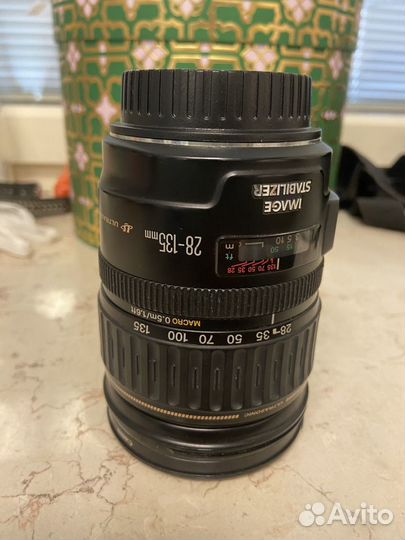Объектив Canon EF 28-135 mm f/3.5-5.6 IS с чехлом