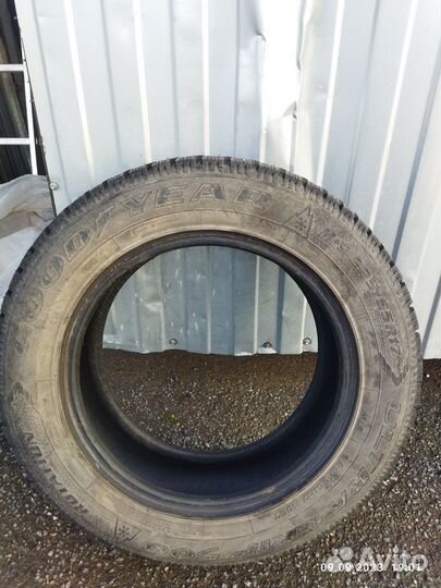 Goodyear UltraGrip 500 225/65 R17 102T