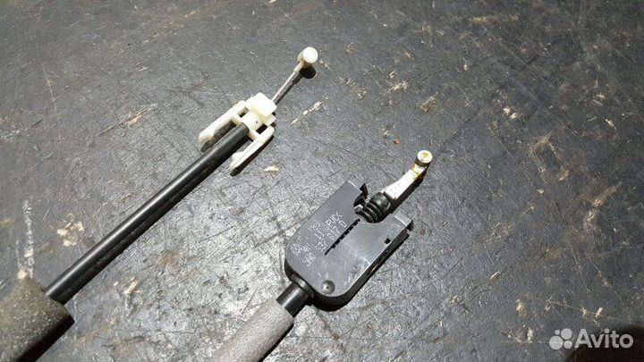 Тросик двери Porsche Cayenne 958 M4852 2011