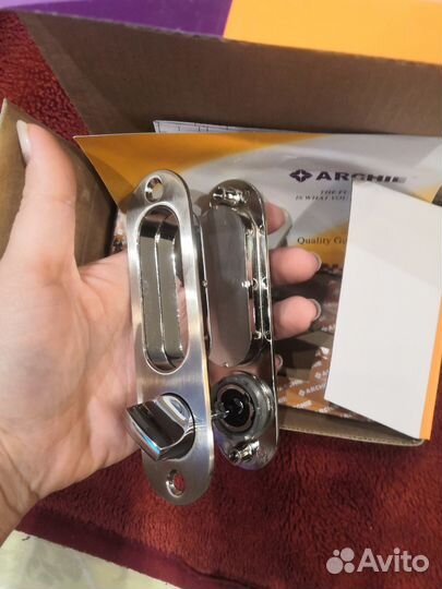 Замок дверной