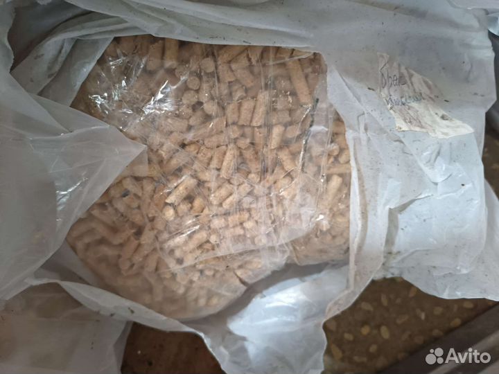 Наполнители для кошачьего туалета разные много