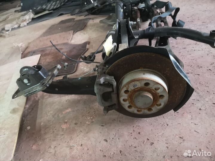 Балка подвески задняя Volkswagen Golf 1KZ CAX