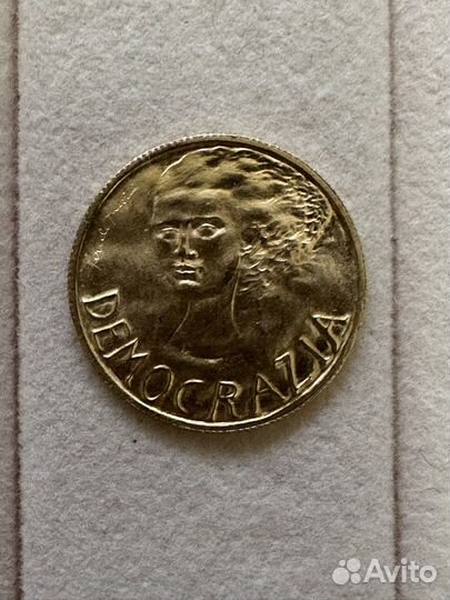 Золотая монета 1 и 2 скуди (скудо) 1977 год