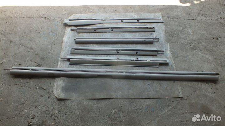 Направляющая шторок Mitsubishi Delica P35W 4D56