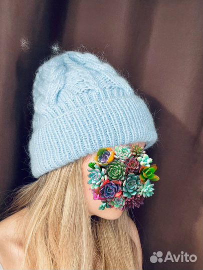 Женская зимняя вязаная шапка бини