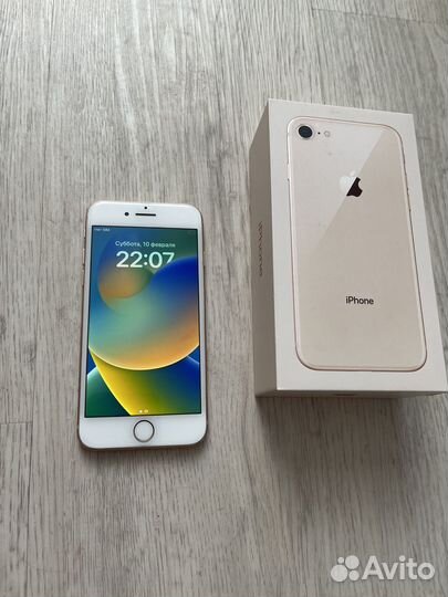 iPhone 8, 64 ГБ