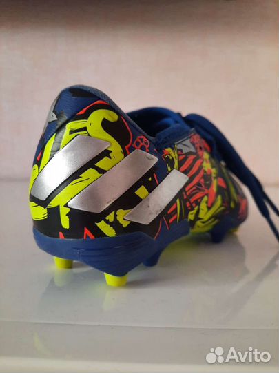 Детские футбольные бутсы