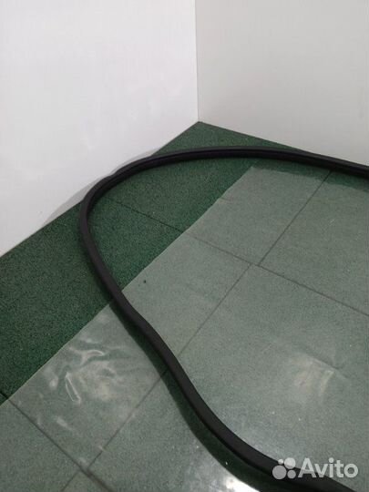 Уплотнитель проема двери передний левый