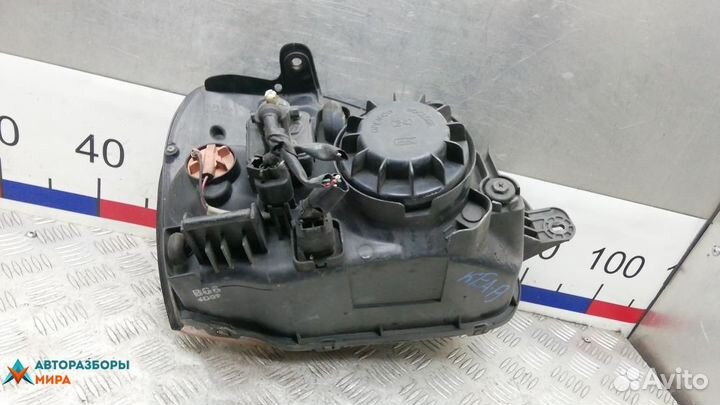 Фара левая Hyundai Santa Fe (SM) 2004