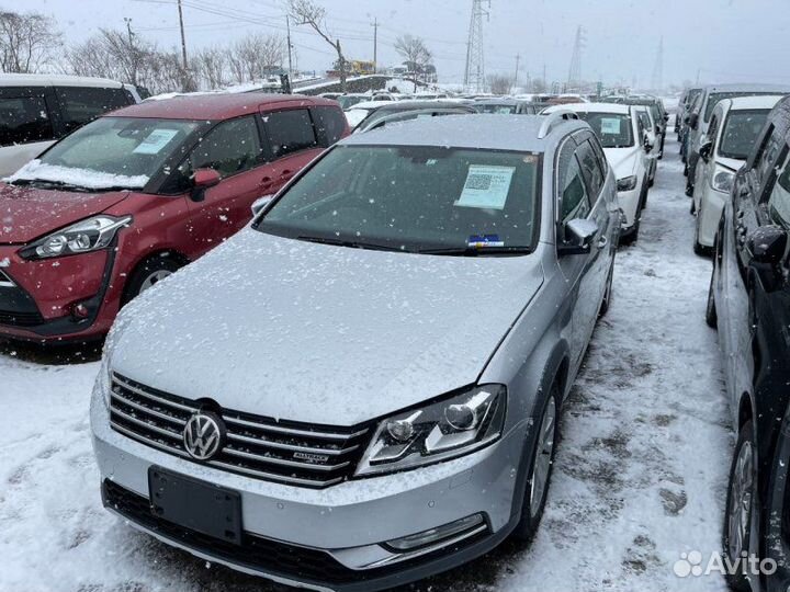 Петля двери задняя левая Vw Passat B7 alltrack