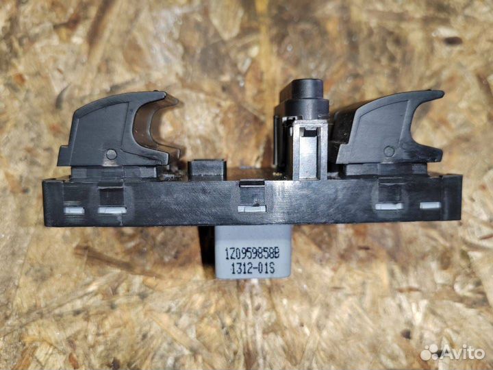 Блок управления стеклоподъемниками Skoda Superb 2