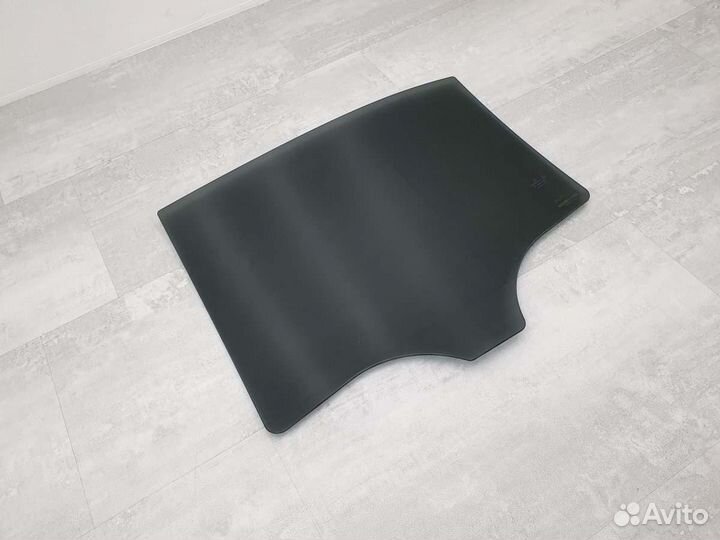 Стекло двери заднее правое Mercedes E220 D Amg