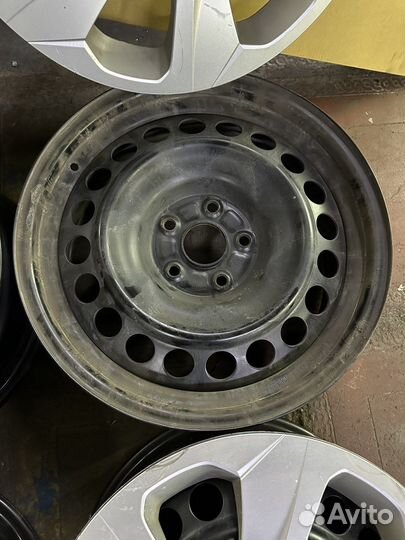 Диски колпаки оригинал R17 Toyota Rav4 XA50