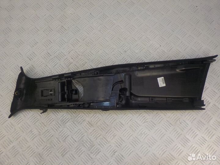 Обшивка стойки центральной правой Mercedes-Benz S