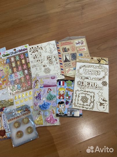 Материалы для скрапбукинга, наклейки, штампы
