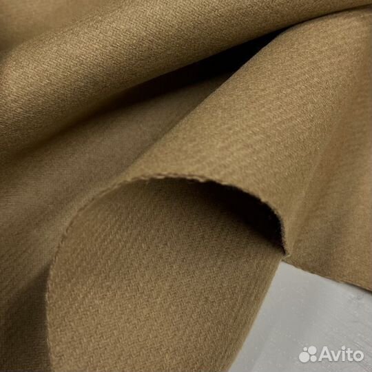 Пальтовая ткань цвета кэмэл от Hugo Boss