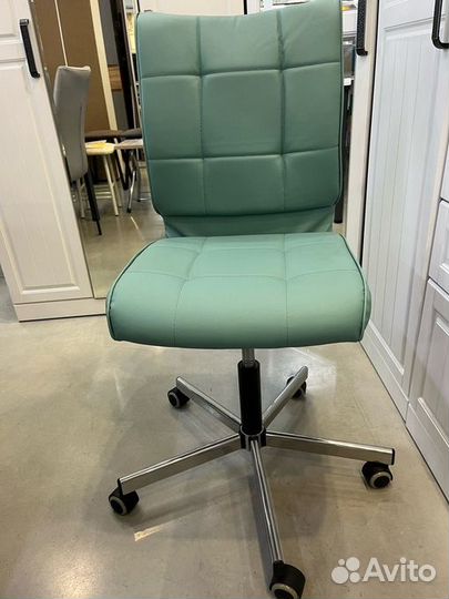 Офисные кресла в наличии и на заказ