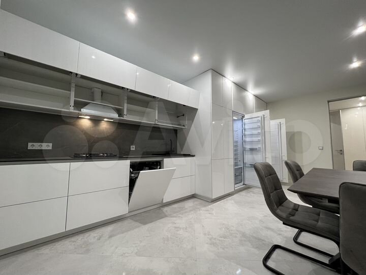 3-к. квартира, 127 м², 11/15 эт.