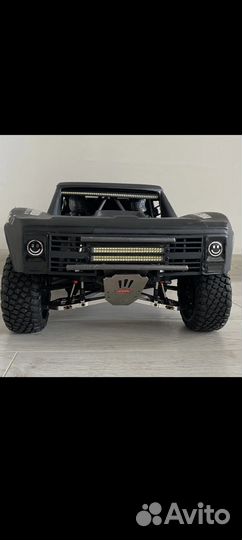 Радиоуправляемая модель 1 8