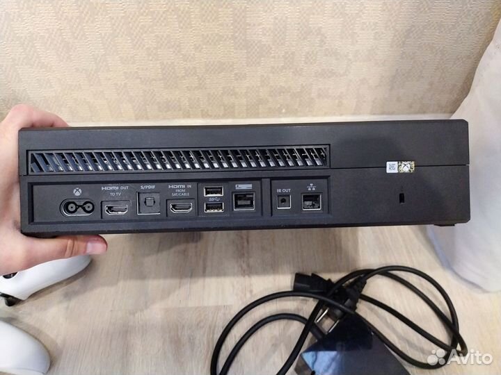 Xbox One 500gb + скаченные игры