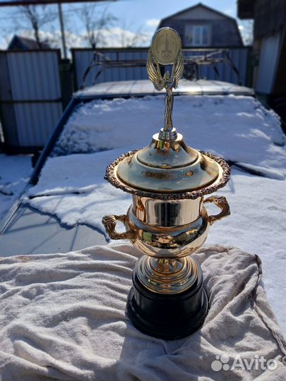 Кубок спортивный олимпиада 30 лет спустя