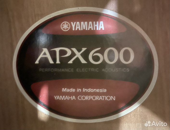 Гитара Yamaha APX600