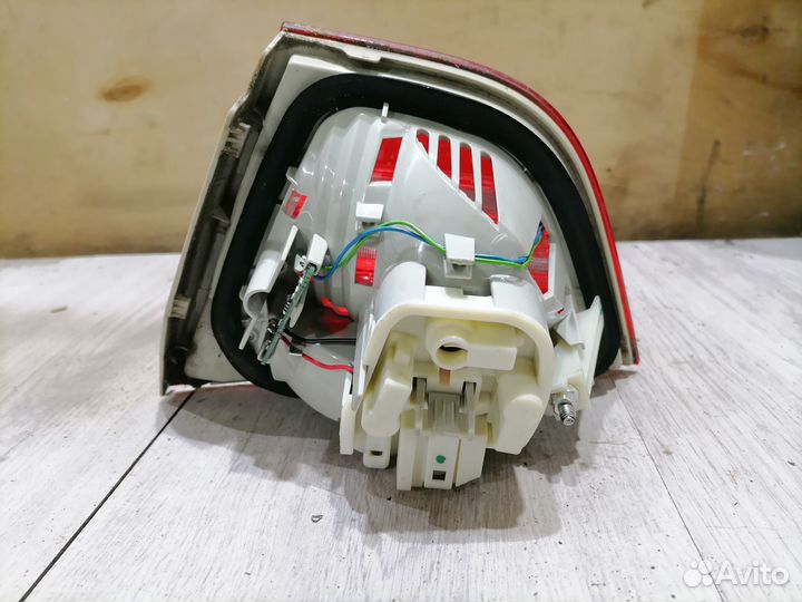 Фонарь левый внутренний BMW 3 E90 рестайлинг