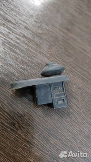 Концевик Mitsubishi Pajero 4 3.2D 2007