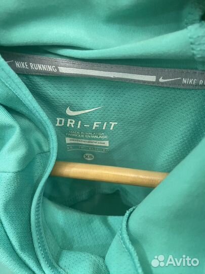 Лонгслив Nike для бега / зелёный / размер XS-S