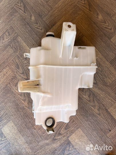 Бачок омывателя Rav4 2013-2019 Оригинал